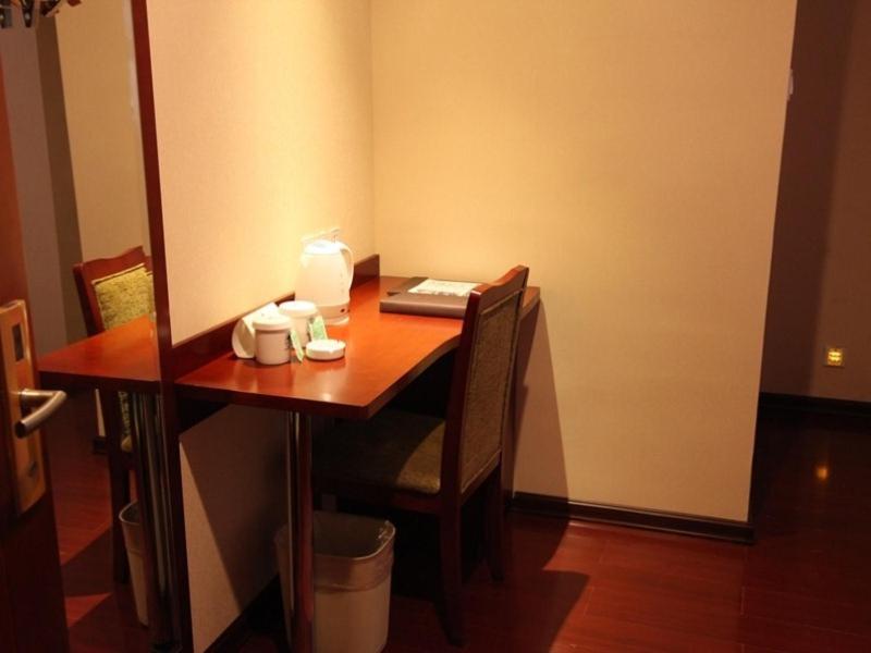 Greentree Inn Guiyang Court Street West Zhongshan Road Subway Station Business Hotel Kültér fotó