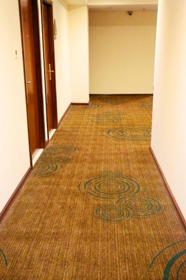 Greentree Inn Guiyang Court Street West Zhongshan Road Subway Station Business Hotel Kültér fotó
